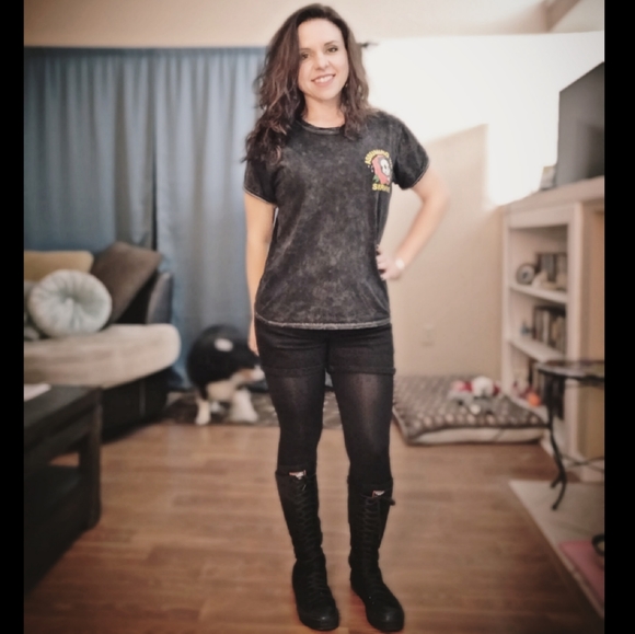 Meet your Posher, Jenn - Picture 1 of 1